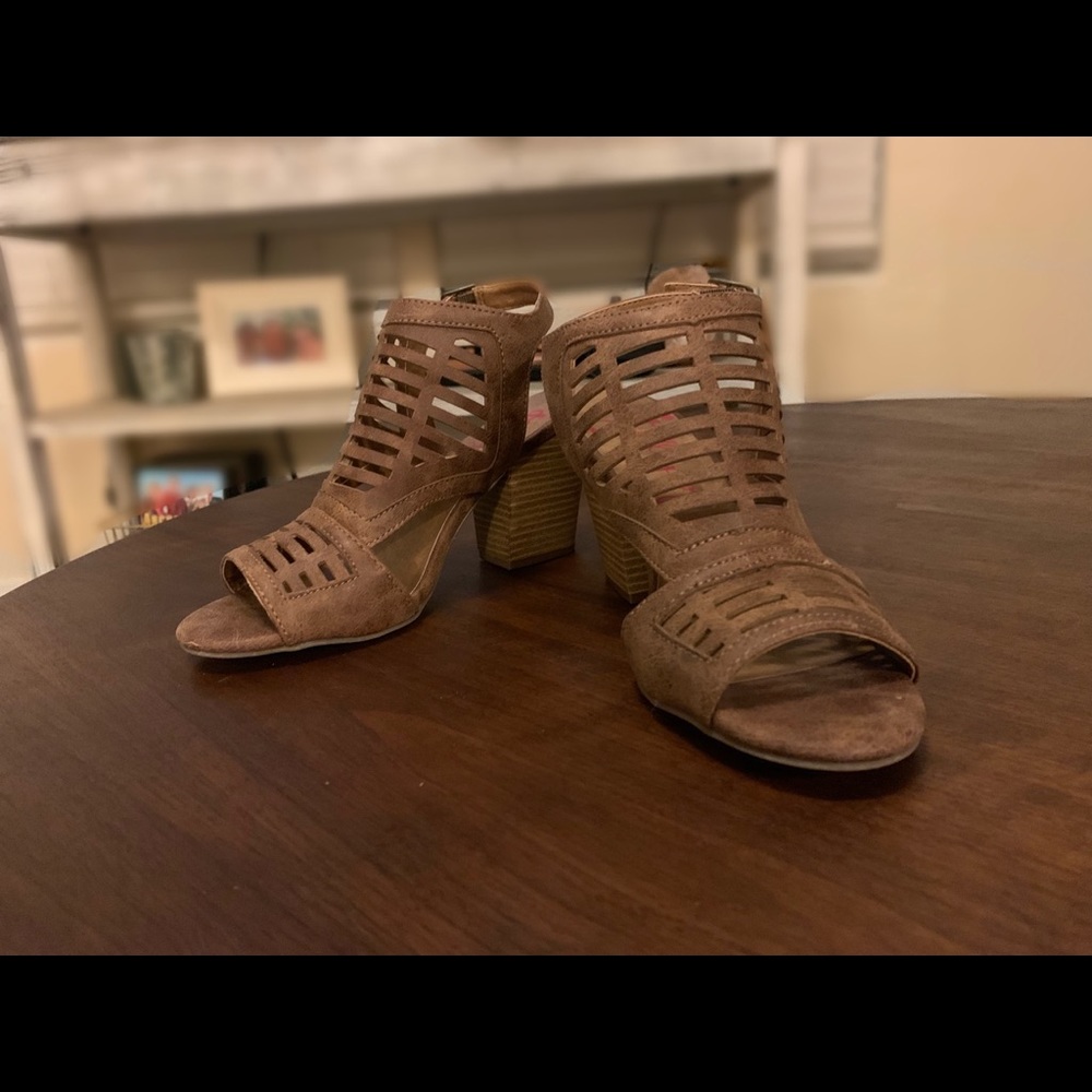 Cutout brown heels